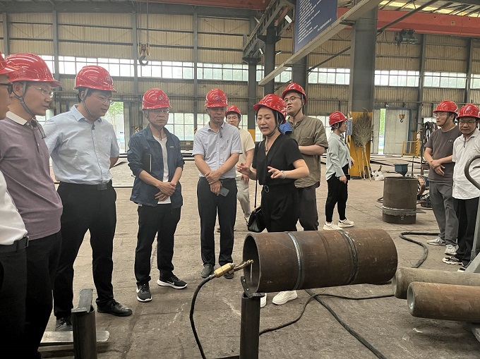 新設(shè)備焊接演示現(xiàn)場.jpg