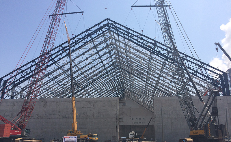 寧波臺塑電廠室內(nèi)煤場鋼桁架屋架工程.jpg
